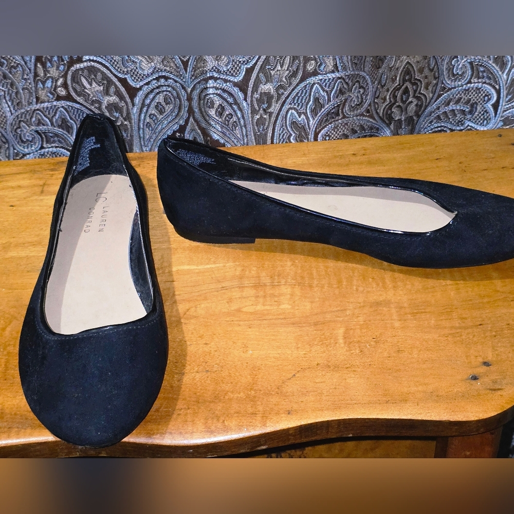 Black Women's Flats